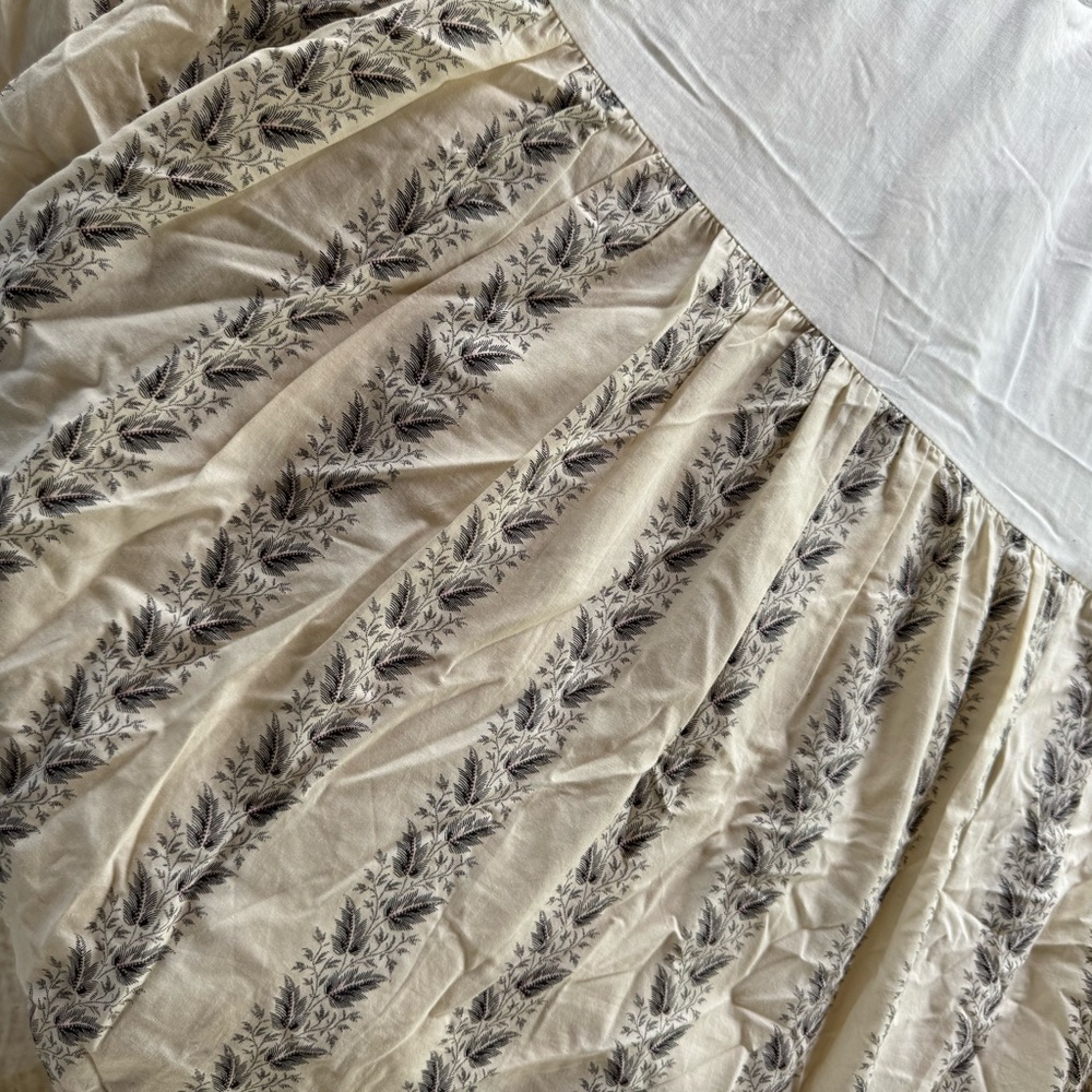 Ralph Lauren Winter Cottage Queen Bedskirt